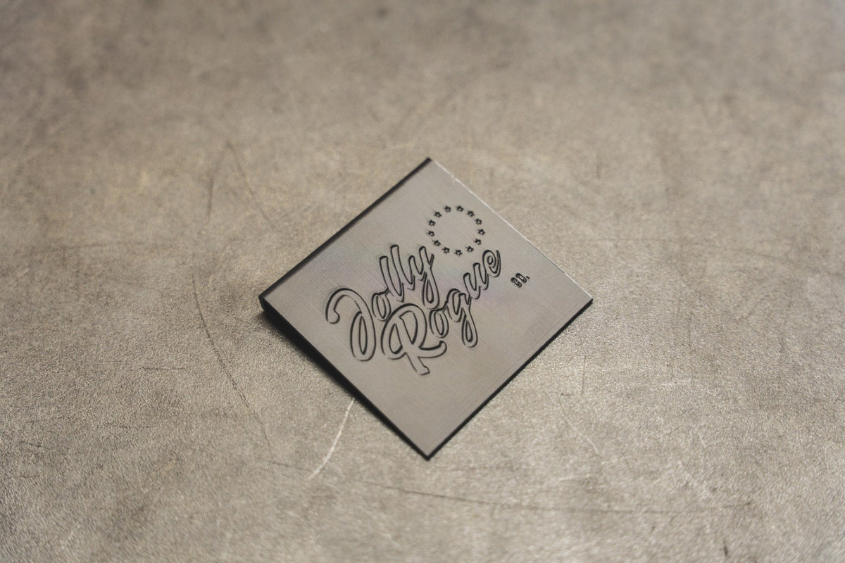 Ram 中控台 Qi2 / Qi2.2 無線充電轉接板